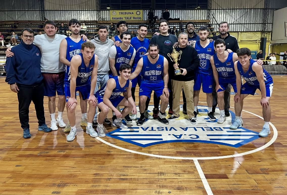 “Edison Espinosa, figura excluyente de la final, fue imparable en la zona pintada y le dio a Pacaembu Biguá el título del Súper 4.”