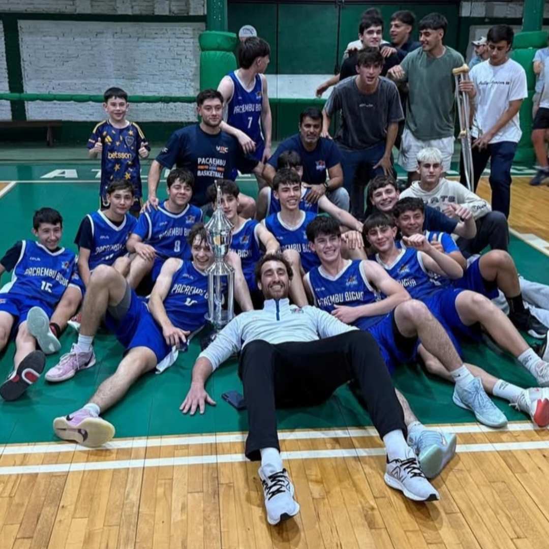 🏆 Pacaembú Biguá, campeón invicto U16 de la temporada 2025 El Gitano se consagró tras una campaña perfecta y un final electrizante ante Racing, con Manuel Pastrana como gran figura.